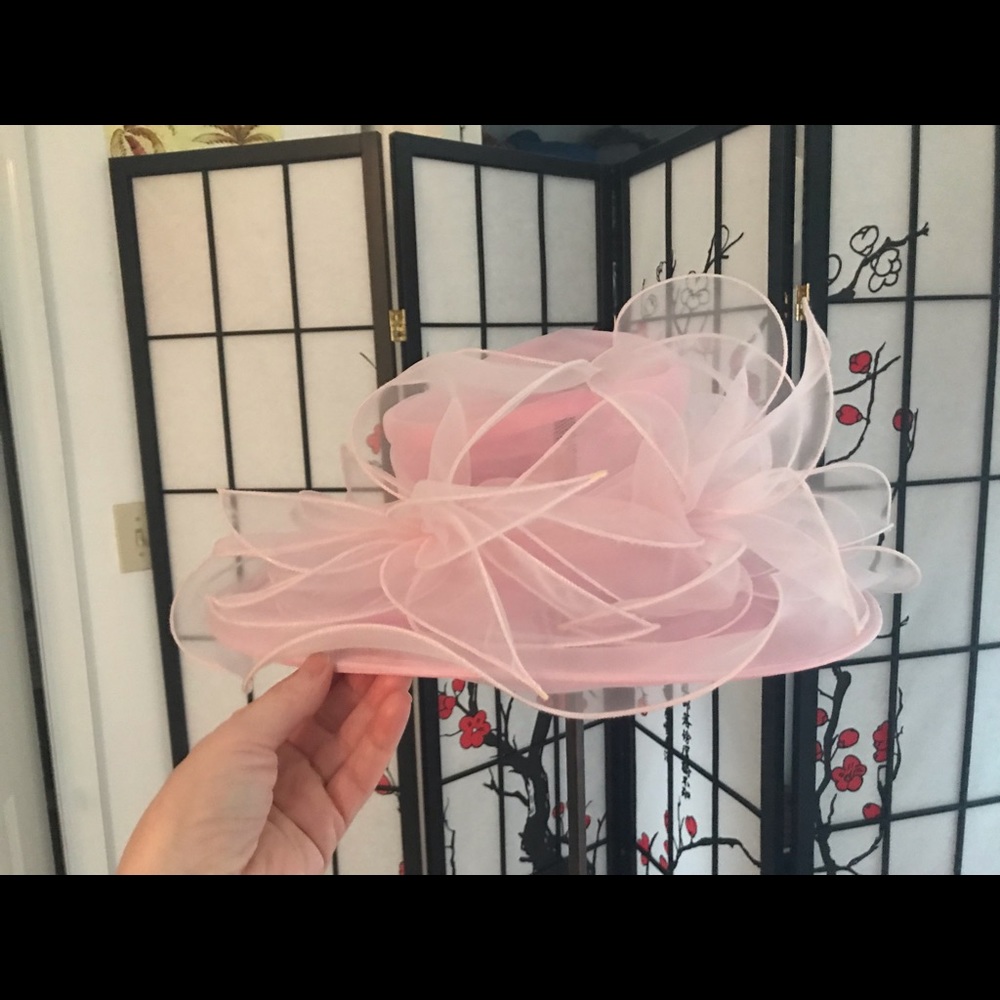 Fun pink hat!